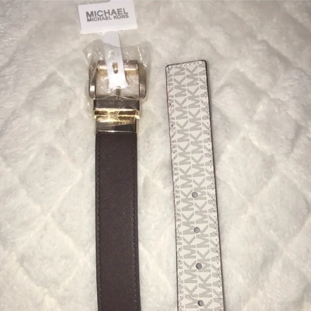 Michael Kors Twist Reversible Women Belt Brown & Vanilla MK Signature.Size Large